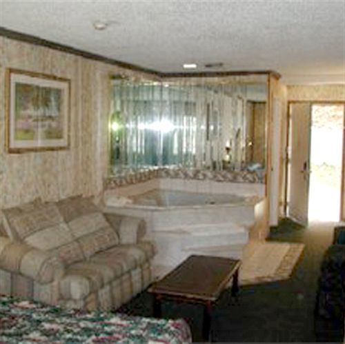 Executive Inn Coopersburg Room photo